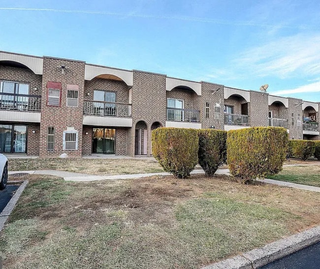 Building Photo - 2727 Rhawn St