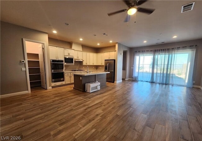 Foto del edificio - 130 Nine Mile Creek Dr