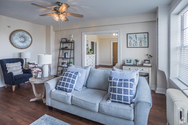 1 BR, 1 BA - The Evergreen - Parkview Apartments