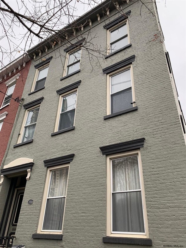 Foto principal - 35 Ten Broeck St