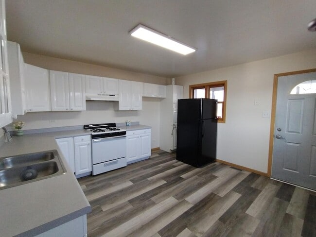 Building Photo - 221 N Broad St