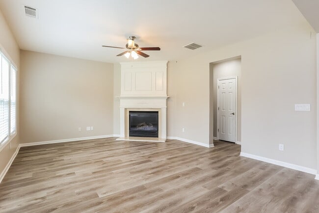 Building Photo - 7139 Thoreau Cir
