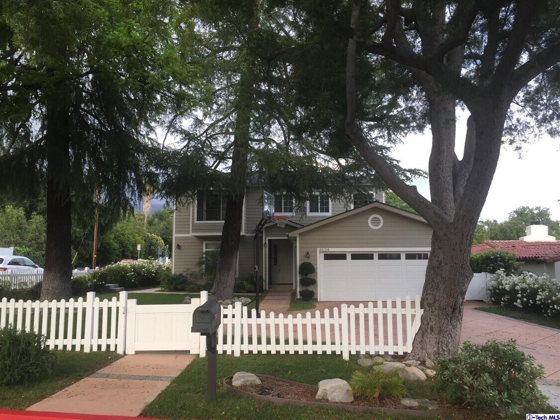 Primary Photo - 4634 La Canada Blvd