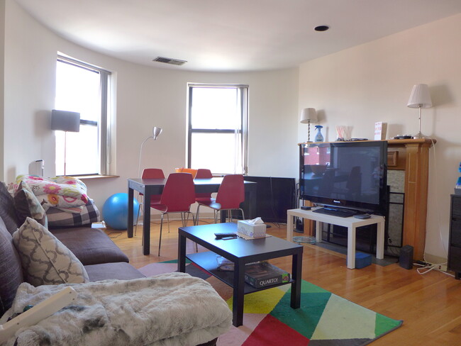 Building Photo - 45 Saint Stephen St