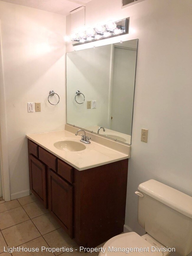 Building Photo - 2 br, 2.5 bath House - 282 Walnut Ridge