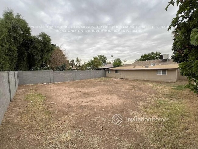 Building Photo - 2746 N Greenfield Rd