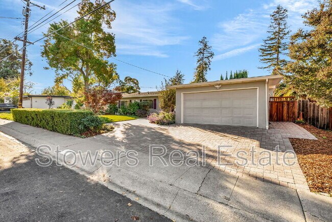 Foto del edificio - 3225 Claudia Dr