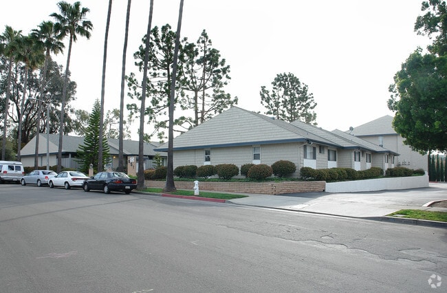 Building Photo - Domingo Pines