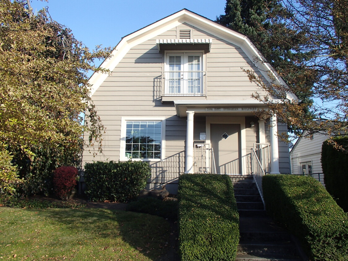 Primary Photo - 2800 E Evergreen Blvd