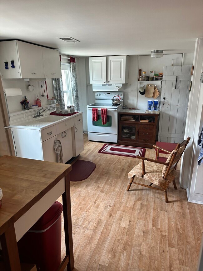 Foto del edificio - 12012 Liberty Rd