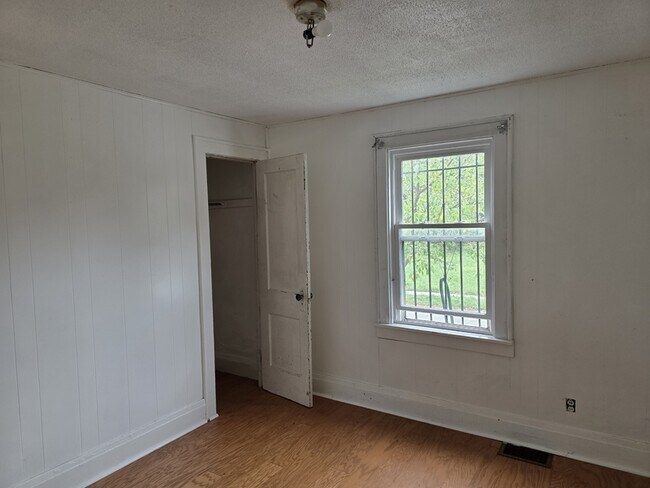 Building Photo - 141 Leroy Ave