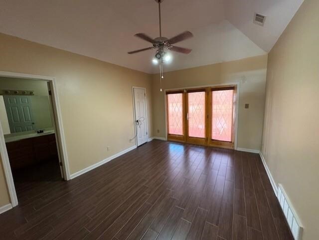 Building Photo - 8855 Lake Edge Cove W