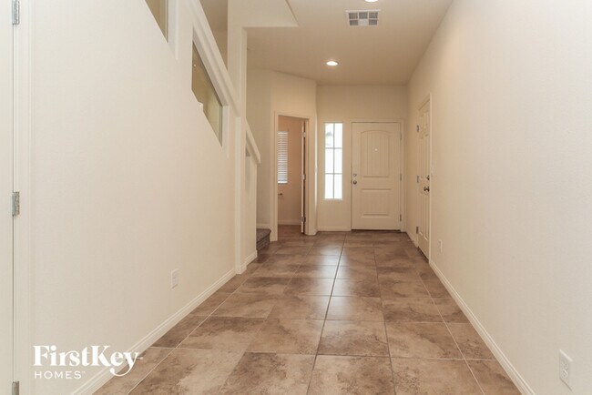 Foto del edificio - 9735 Morgan Creek Ct