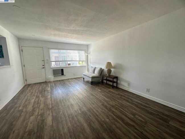 Foto del edificio - 670 Fargo Ave