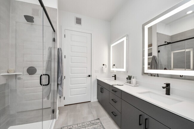 Foto del edificio - 15635 Memorial Dr