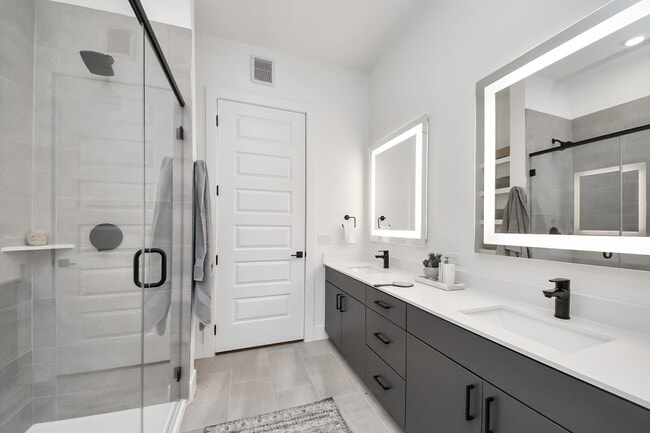 Building Photo - 15635 Memorial Dr