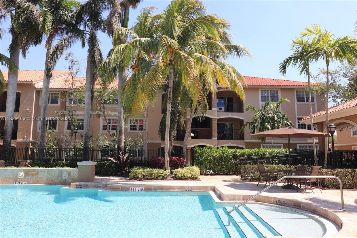 Foto principal - 11700 SW 2nd St
