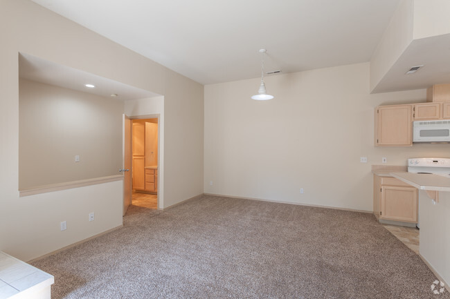 2BR, 2BA - 1,090 SF - Richland Court Apartments