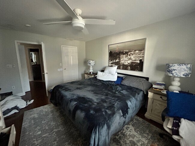 Building Photo - 3002 Ashford Ct