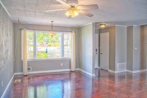 Foto del edificio - 719 Riverview Dr