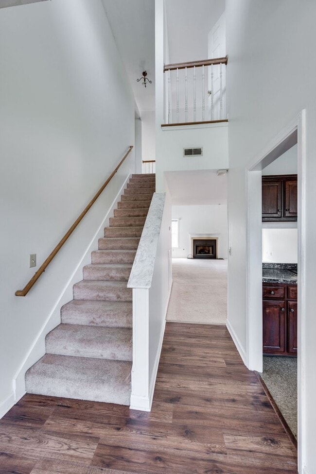 Building Photo - Great 3 bed 2 bath Home in Bellevue!