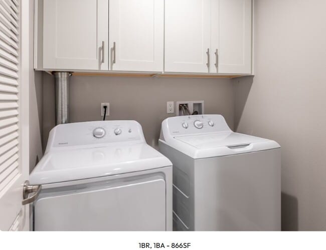 Building Photo - Centerpointe at Market