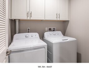 Building Photo - Centerpointe at Market