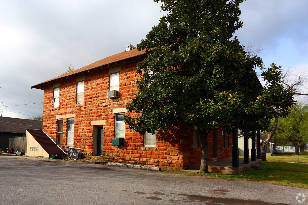Foto del edificio - 504 E Gray St