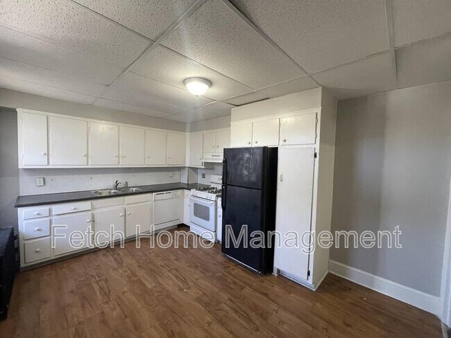 Foto del edificio - 631 Roosevelt Ave