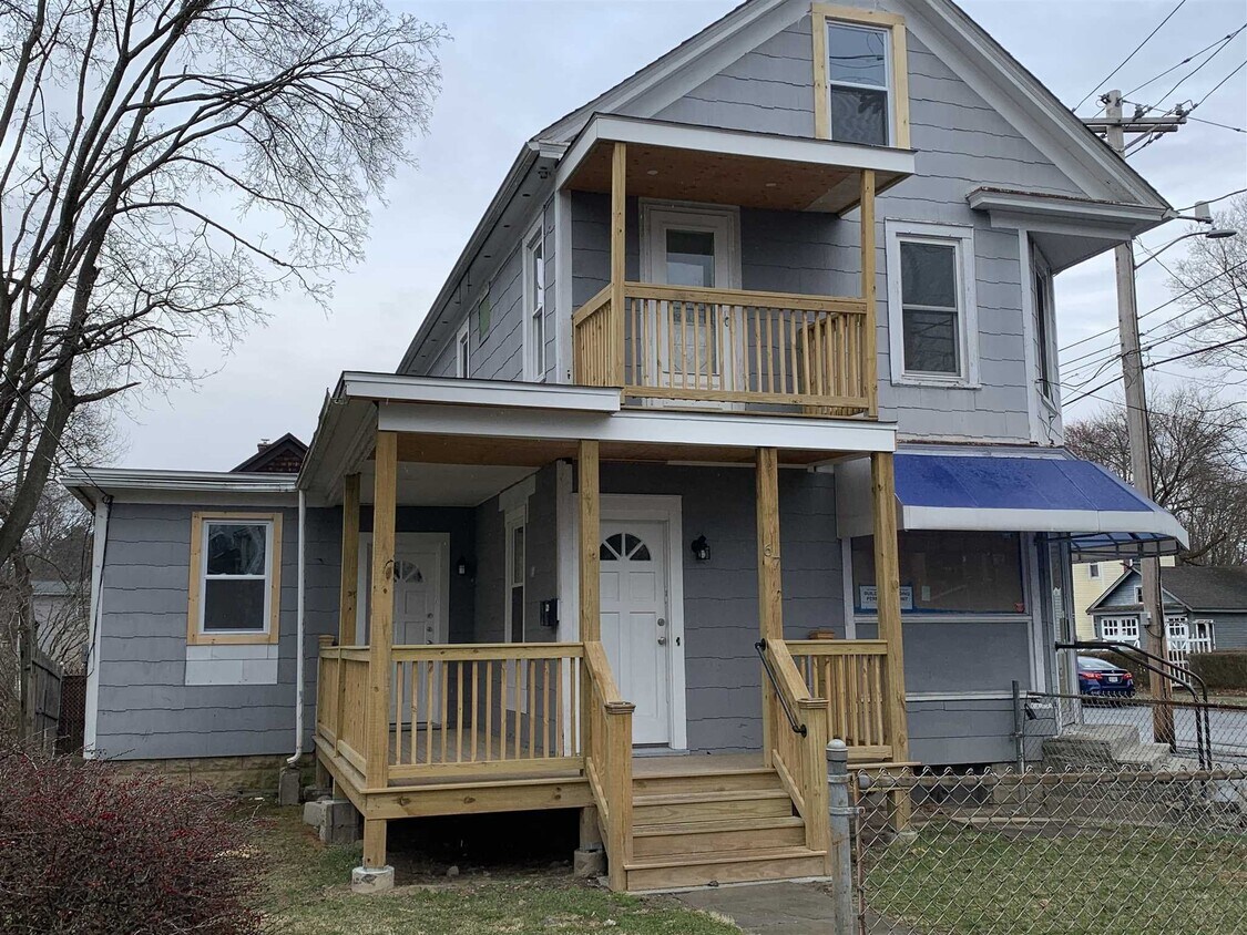 67 Worrall Ave Unit 1, Poughkeepsie, NY 12603 Room for Rent in