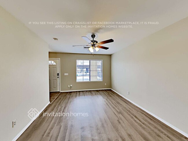Foto del edificio - 7801 N 44th Dr