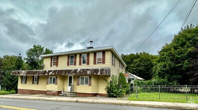 Building Photo - 162 Main St