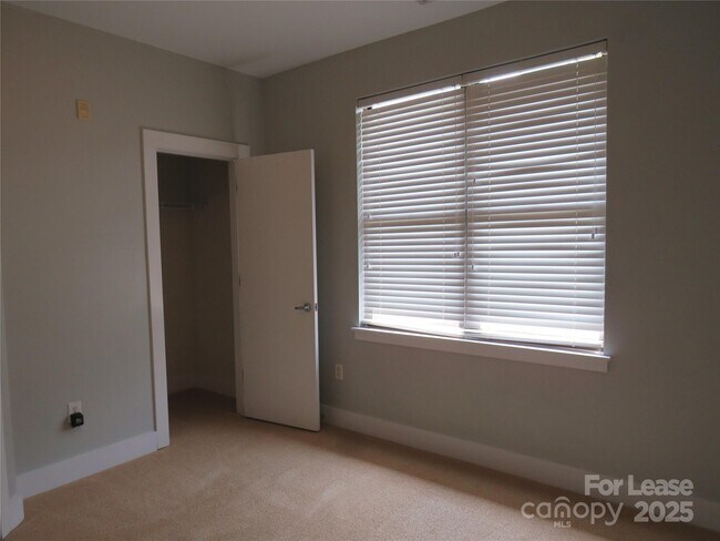 Foto del edificio - 416 N McDowell St