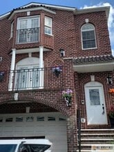 Building Photo - 728 Linden Ave