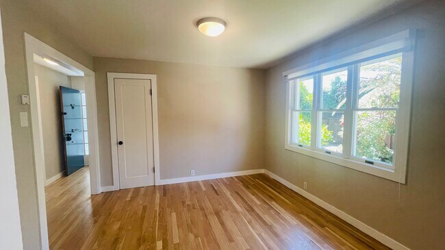 Foto del edificio - 713 Lighthouse Ave