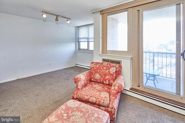 Building Photo - 1301 N Harrison St