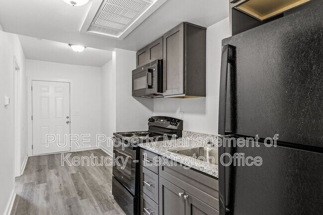 Foto del edificio - 725 E College St