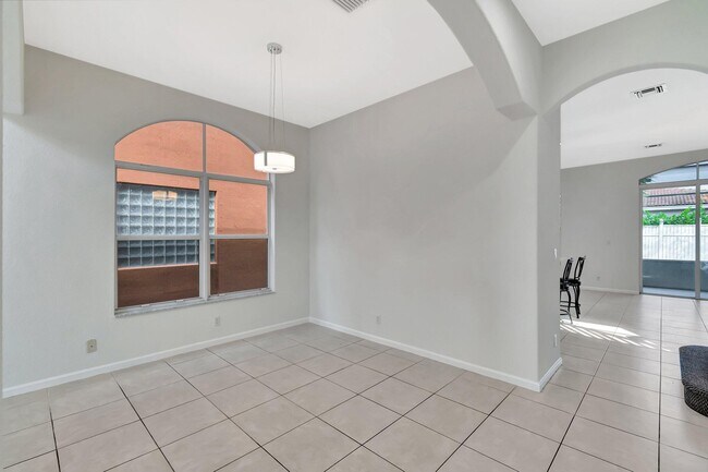 Building Photo - 4275 Myrtle Way