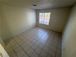 Building Photo - 4736 Nara Vista Way