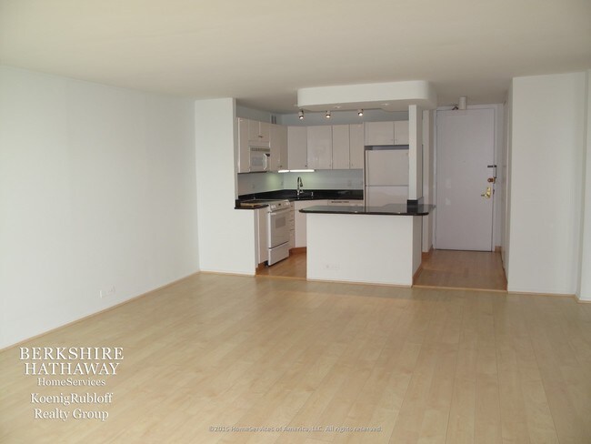 Foto del edificio - 2650 N Lakeview Ave
