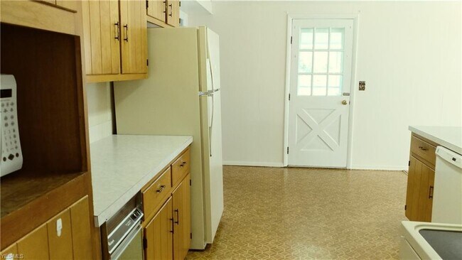 Foto del edificio - 16245 Newcomb Rd