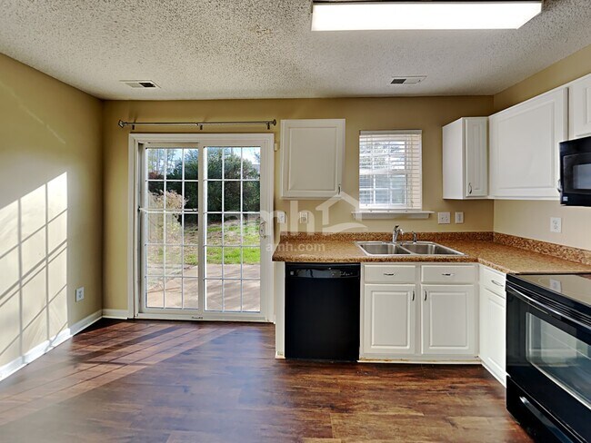 Foto del edificio - 104 Indian Overlook Ct