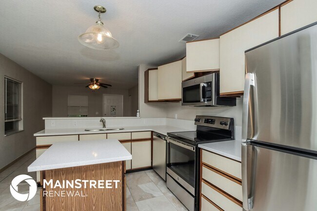 Foto del edificio - 875 Doat St SE