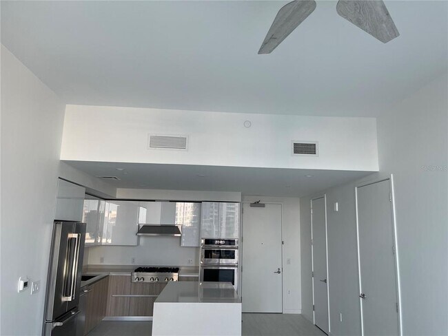 Foto del edificio - 400 Central Ave