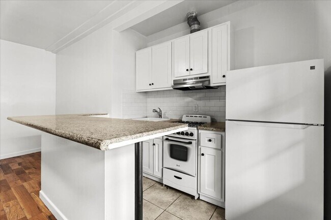 Foto del edificio - One Bedroom Unit In The Heart Of Koreatown!
