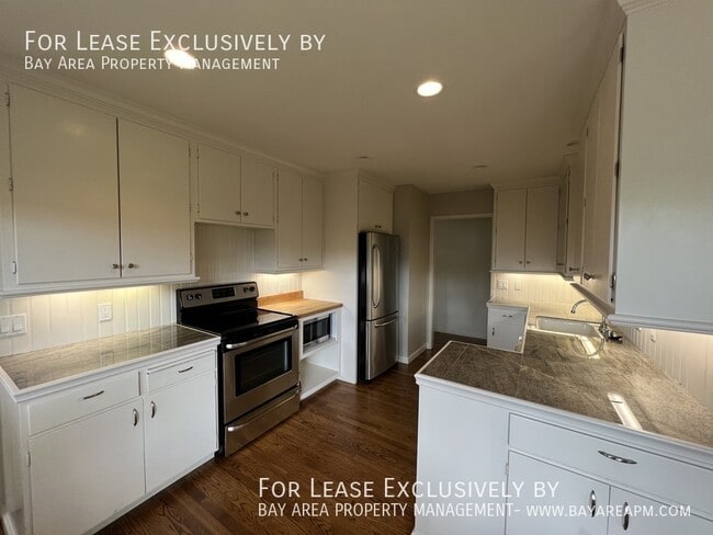 Building Photo - 2065 Nassau Dr