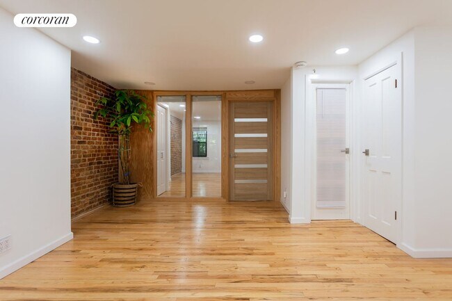 Foto del edificio - 46 Monroe St