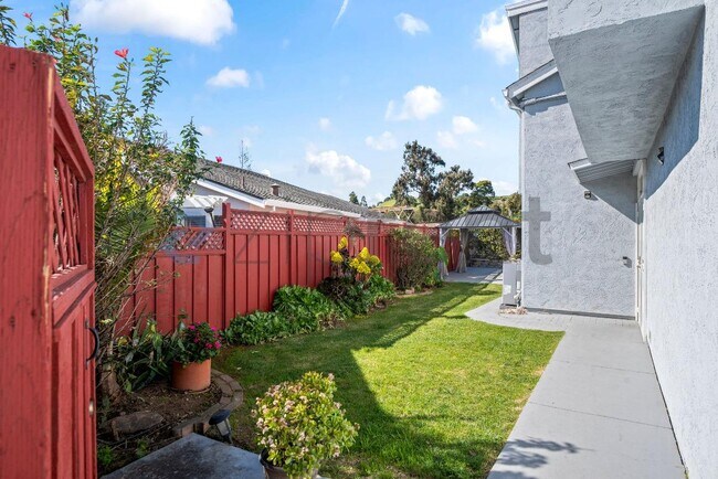 Foto del edificio - 37789 Essanay Pl