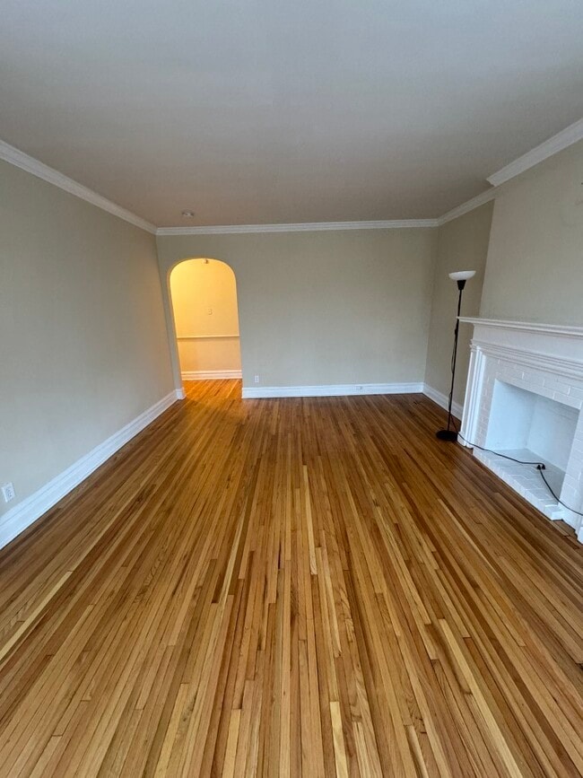 Foto del edificio - 2221 W Arthur Ave