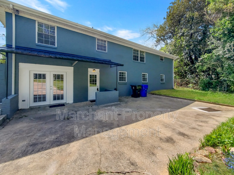 Primary Photo - 120 Grove Rd